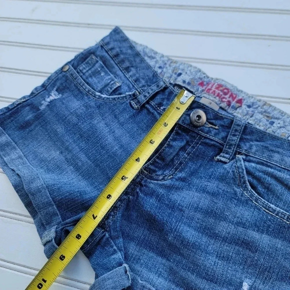 Arizona Jean Co. Denim Short Juniors Blue Mid Rise Medium Wash 5-Pocket Sz 3 - Picture 7 of 9